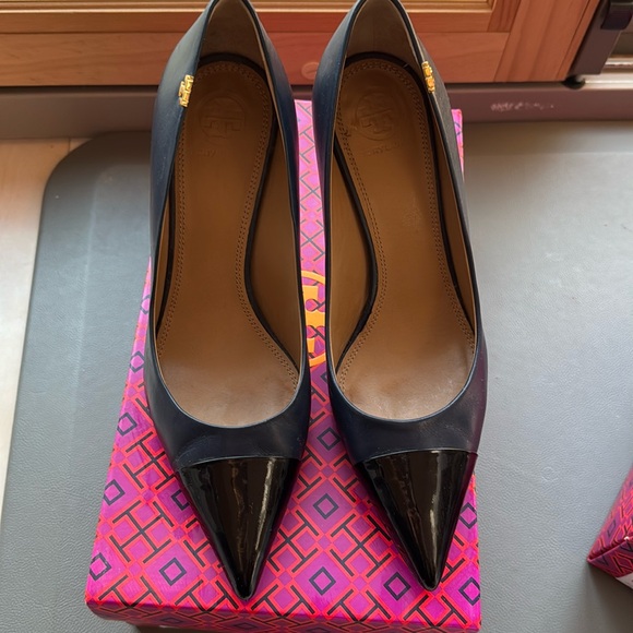 Tory Burch Penelope Cap Toe Pump - 7.5 - Picture 1 of 5